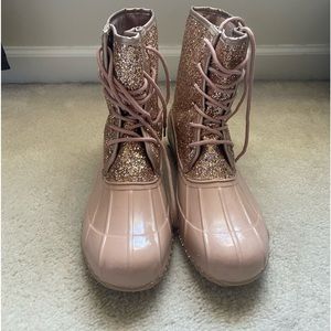 Worn 2xs Glitter Pink duck boots